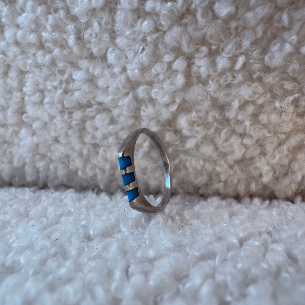 Vintage Sterling Silver with Turquoise Inlay Ring - Picture 6 of 7